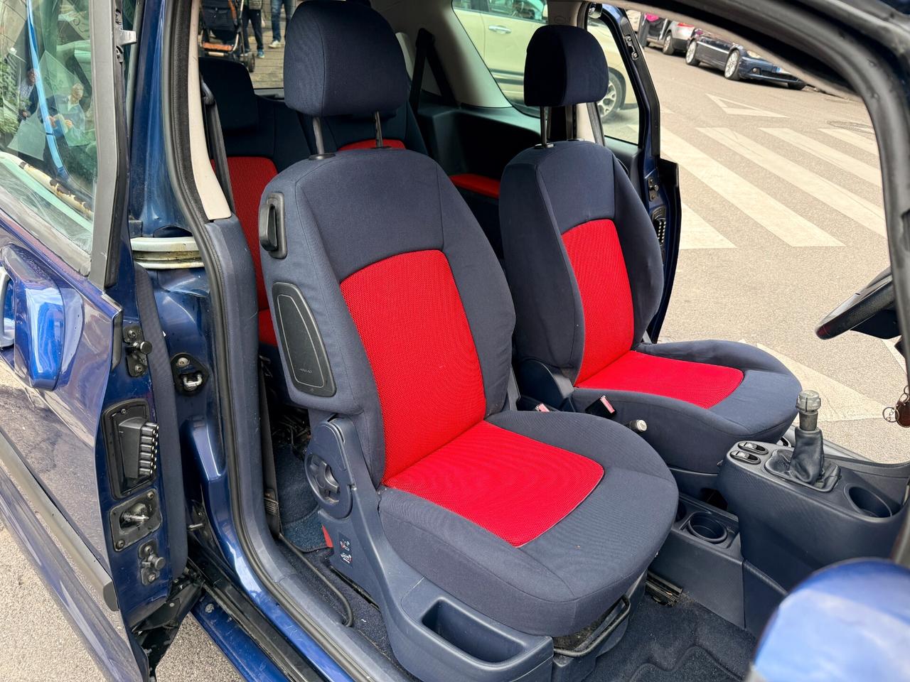 Peugeot 1007 1.4 73cv Mega tagliando!!! Porte elettriche