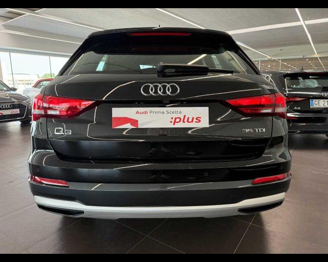 AUDI Q3 35 TDI S tronic Business Advanced
