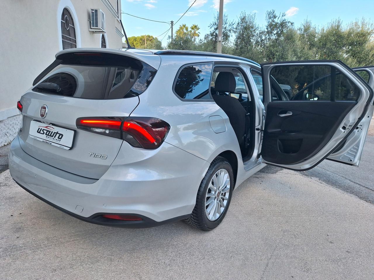 Fiat Tipo 1.6 MJT 130 CV SW LOUNGE NAVI LED