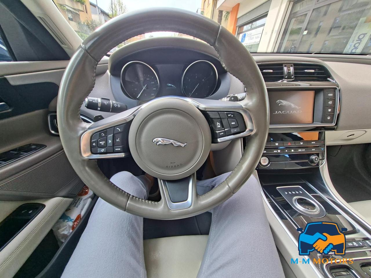 Jaguar XE Berlina XE 2.0d i4 Prestige Business edition 180cv auto my18