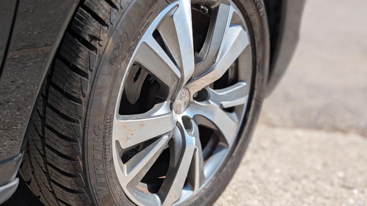 Peugeot 3008 1.6 HDi 115CV Allure