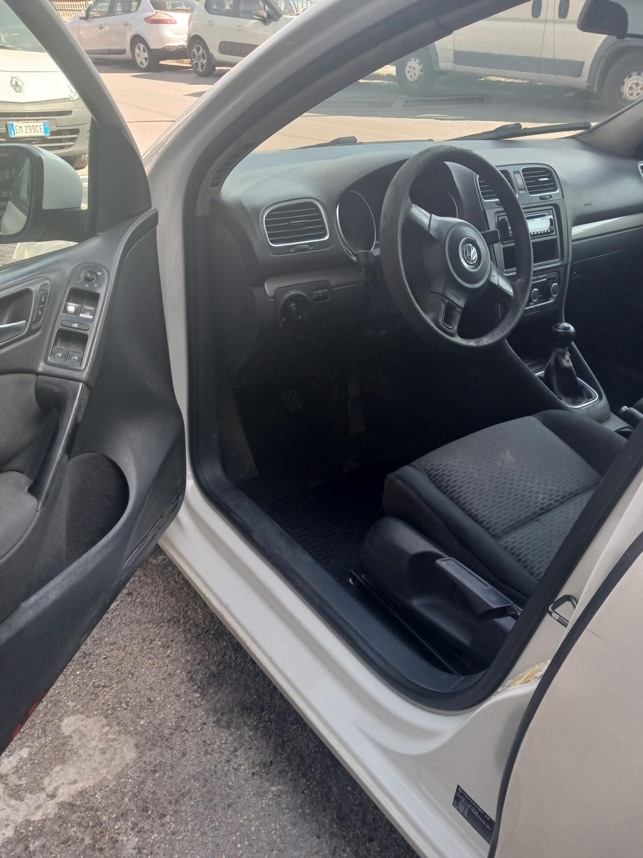 Volkswagen Golf 1.6 TDf