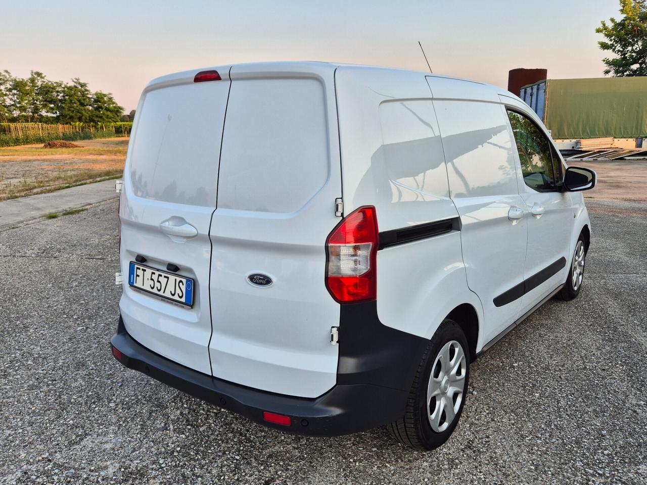 Ford Transit Courier 1.5 TDCi 95CV Van Trend