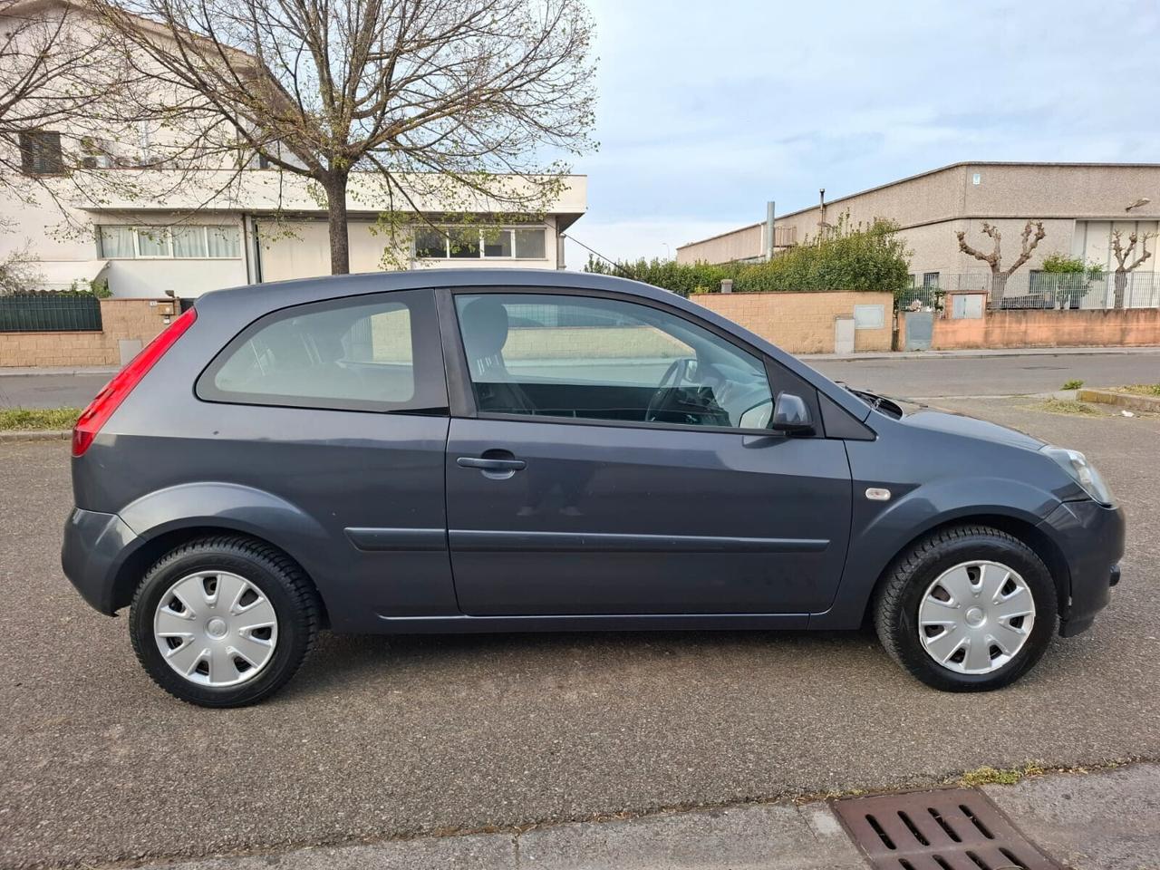 Ford Fiesta 1.4 TDCi 3p. SOLAMENTE 47.000 KM