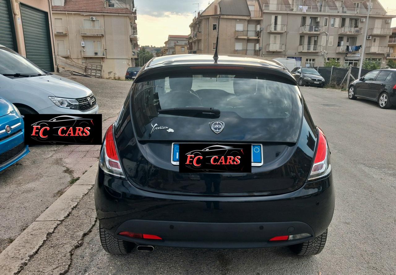 LANCIA YPSILON 1.2 BENZINA 69CVBLACK EDITION