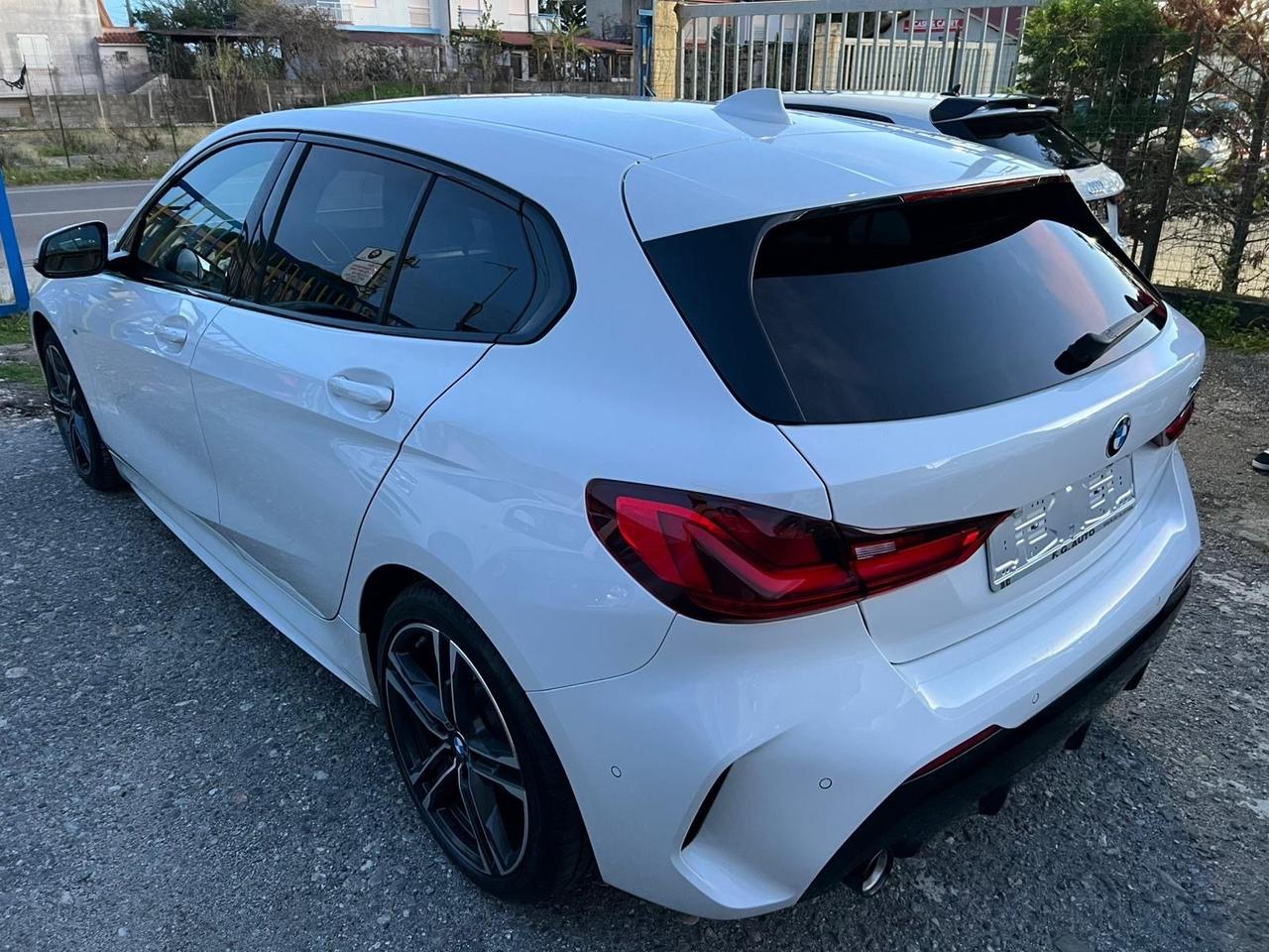 Bmw 118 118d 5p. Msport