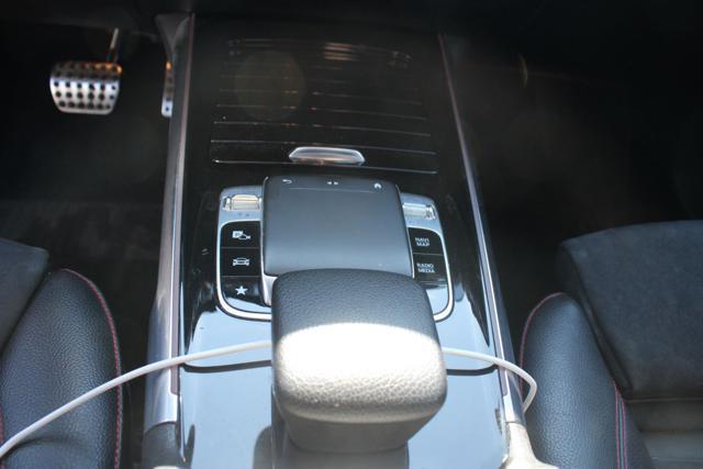 MERCEDES-BENZ GLB 200 d Automatic Premium