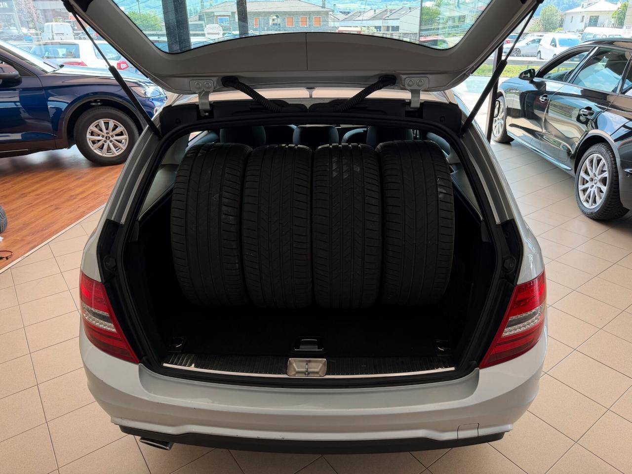 Mercedes-Benz C 220 NB. descrizione