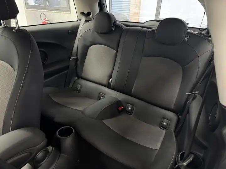 Mini 1.5 Cooper Essential