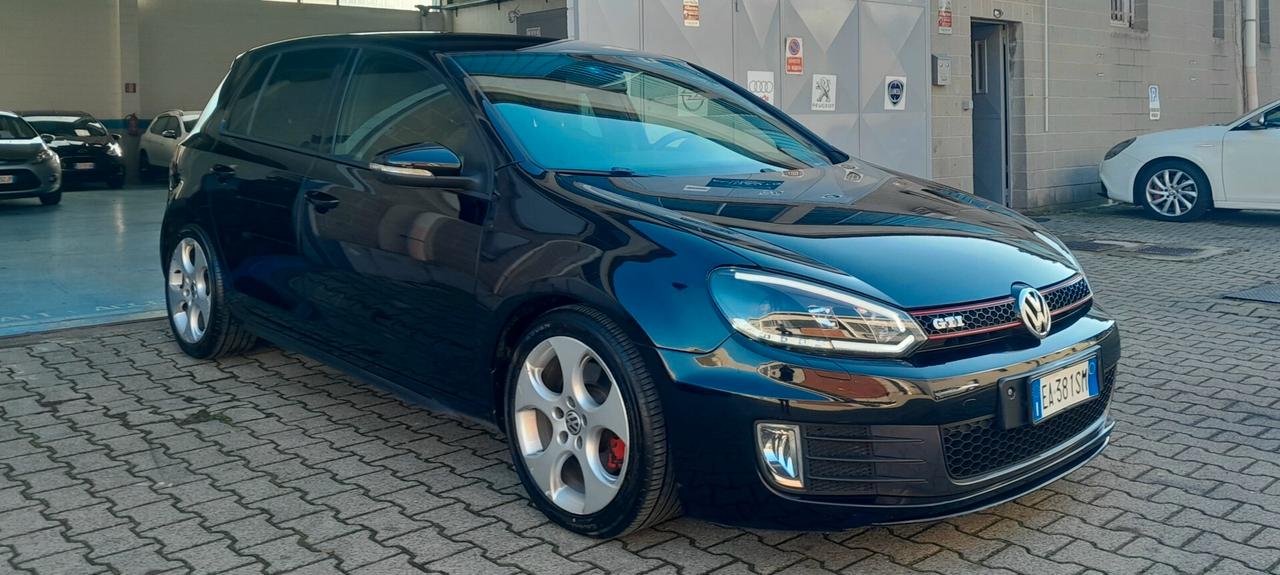 Volkswagen Golf GTI 2.0 TSI 5p.