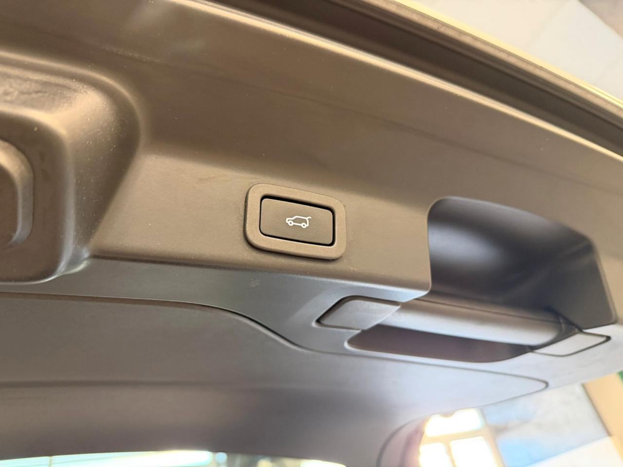 Jaguar F-Pace 2.0 D 180 CV AWD aut. R-Sport