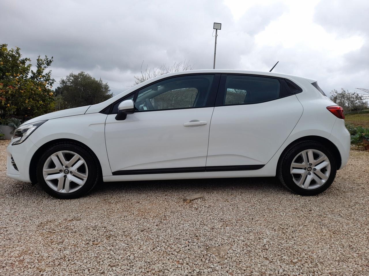 Renault Clio neopatentati 90 cv anno 2021 NAVI