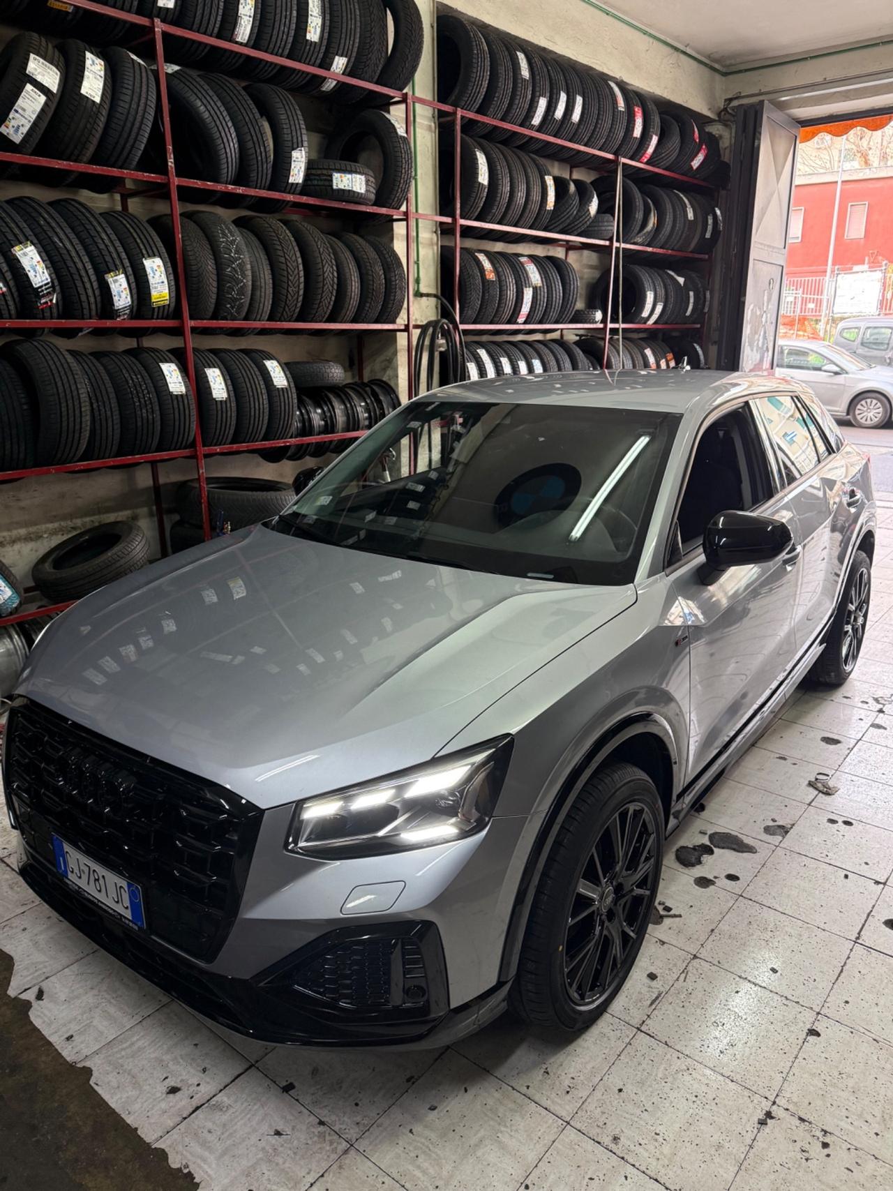 Audi Q2 30 TDI S tronic IDENTITY BLACK COCKPIT MATRIX