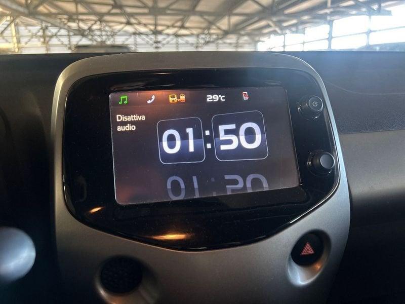 Toyota Aygo 1.0 VVT-i x-play TSS + CERCHI IN LEGA