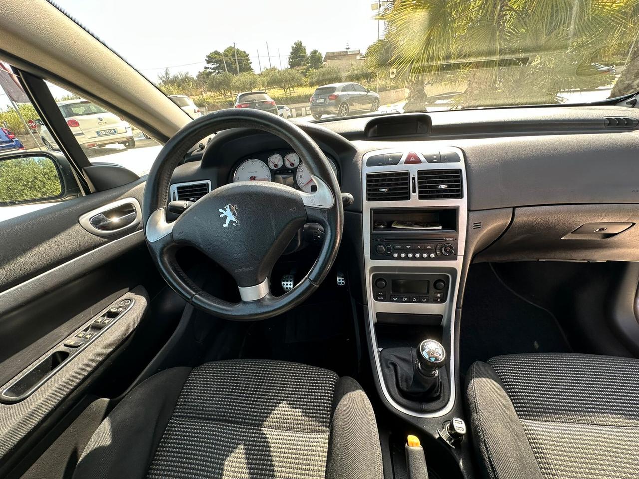 Peugeot 307 2.0 HDi FAP CC Féline