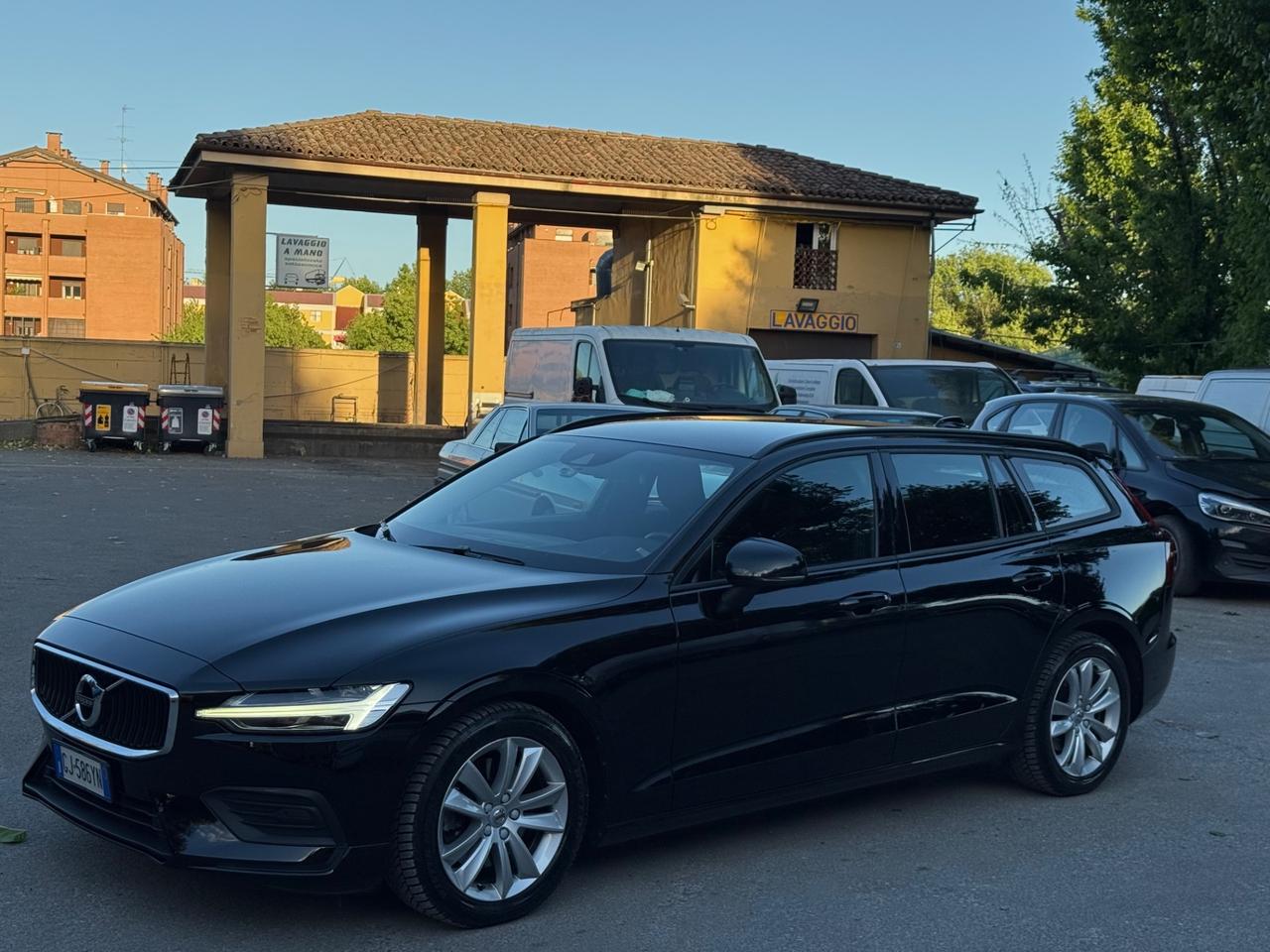 Volvo V60 B4 (d) Geartronic R-Design