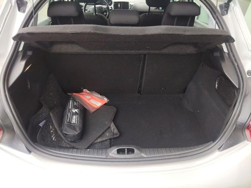 Peugeot 208 208 5p 1.2 puretech Active s&s 82cv neopatentati