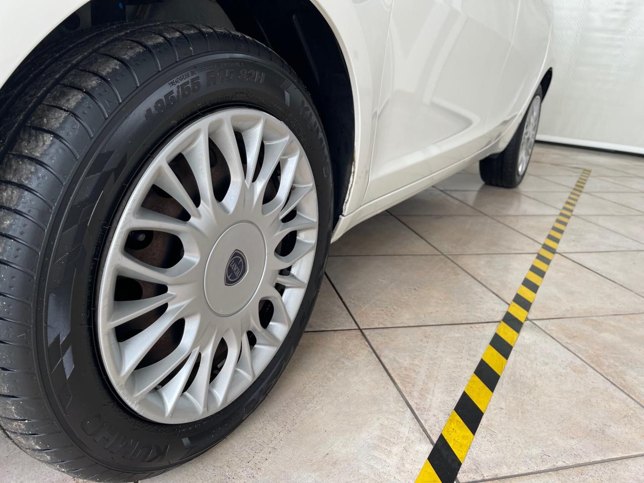 Lancia Ypsilon 1.2 69 CV 5 porte GPL Ecochic Gold NO VINCOLO DI FINANZIAMENTO