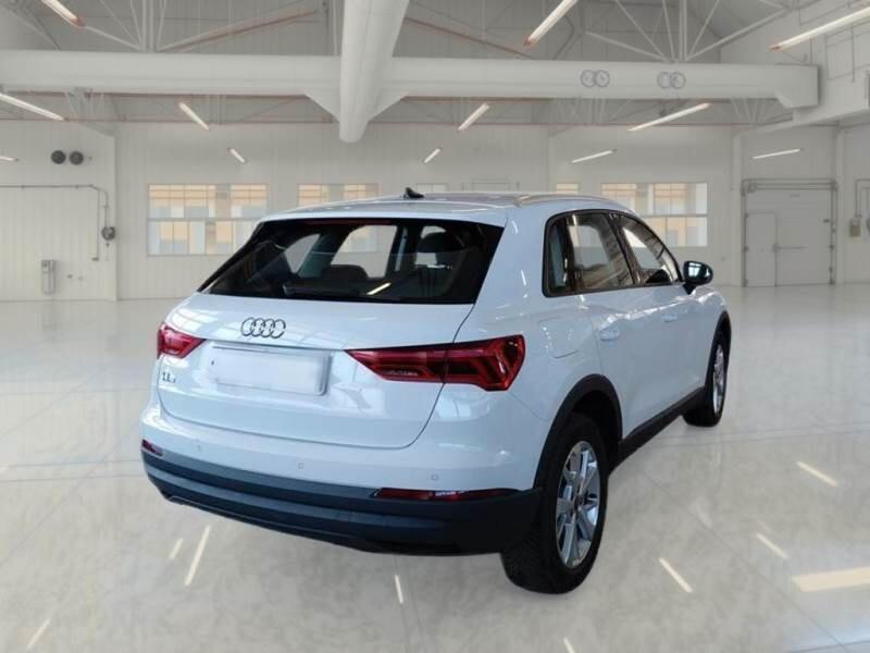 Audi Q3 45 TFSI e S tronic Business
