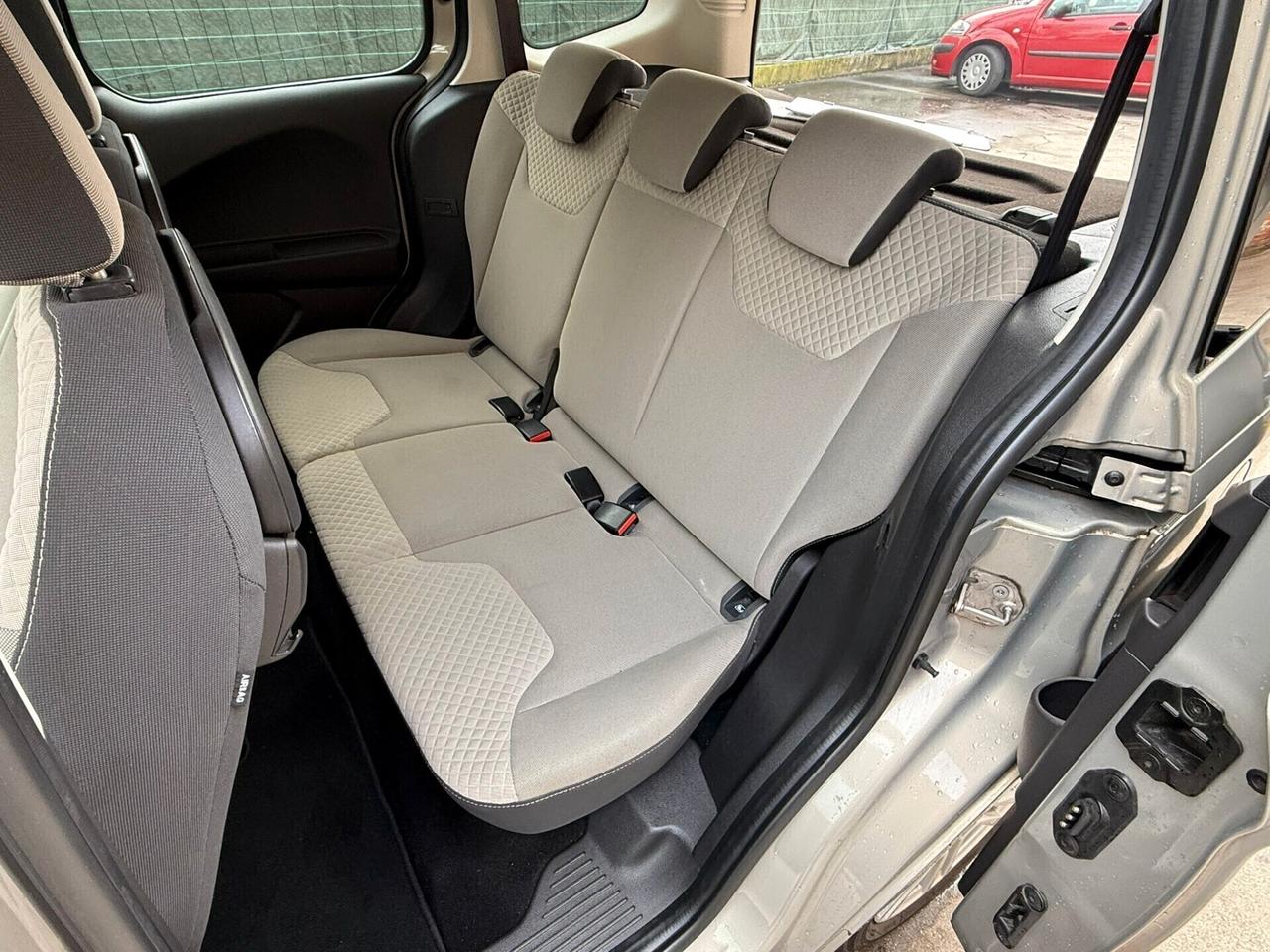 Ford Tourneo Courier 1.0 EcoBoost 100 CV Titanium