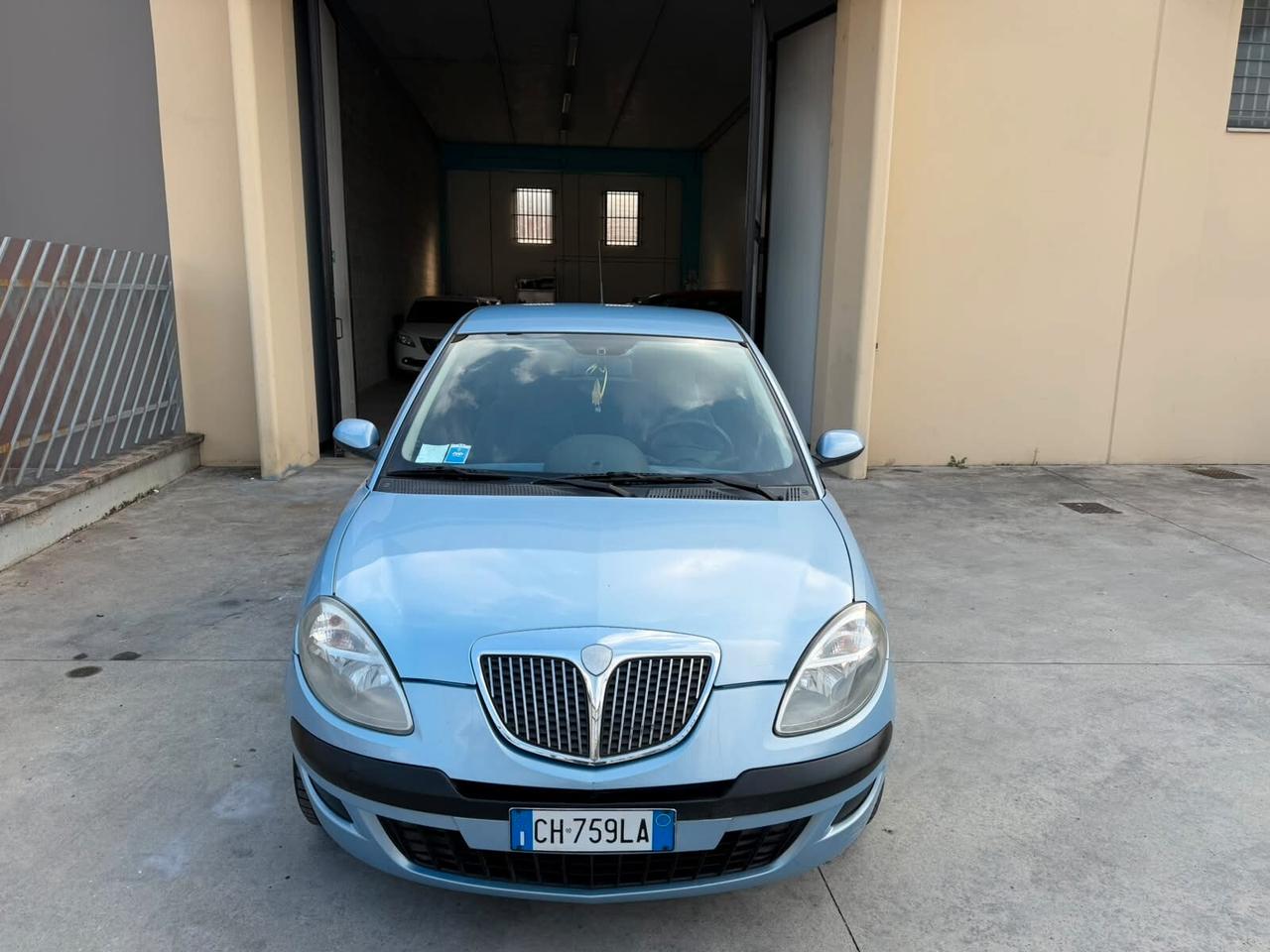 Lancia Ypsilon 1.2 16V Platino
