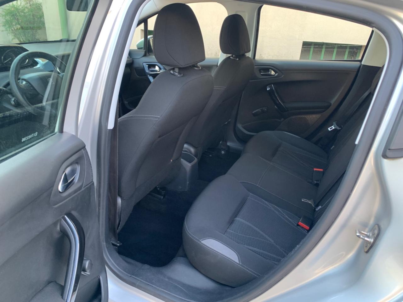 Peugeot 208 1.2 VTi 82 CV 5 porte Allure