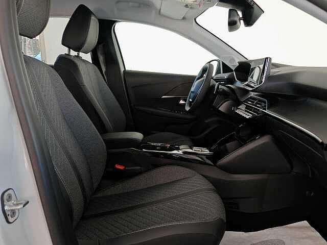 Peugeot 208 Hybrid 136 e-DCS6 Allure
