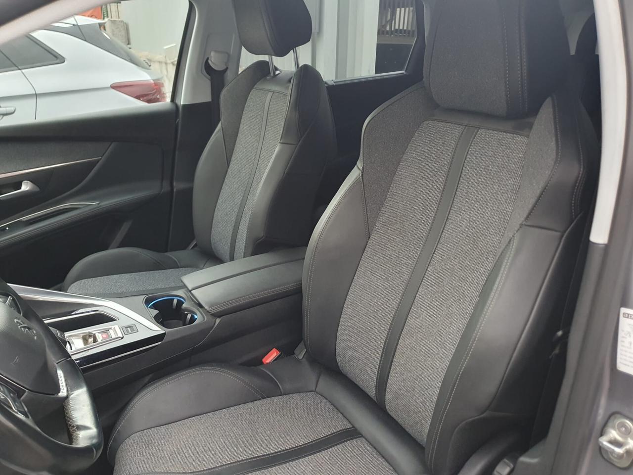 Peugeot 5008 BlueHDi 130 S&S Allure