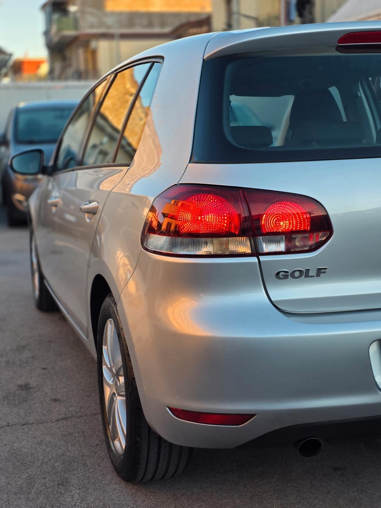 Volkswagen Golf 1.6 TDI DPF DSG 5p. Highline