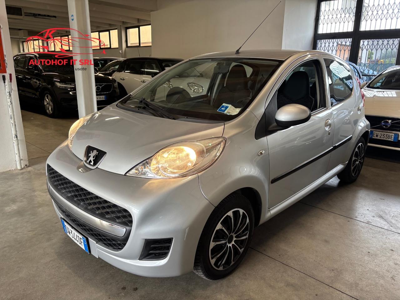Peugeot 107 1.0 BENZINA 5 porte | OK NEOPATENTATI |
