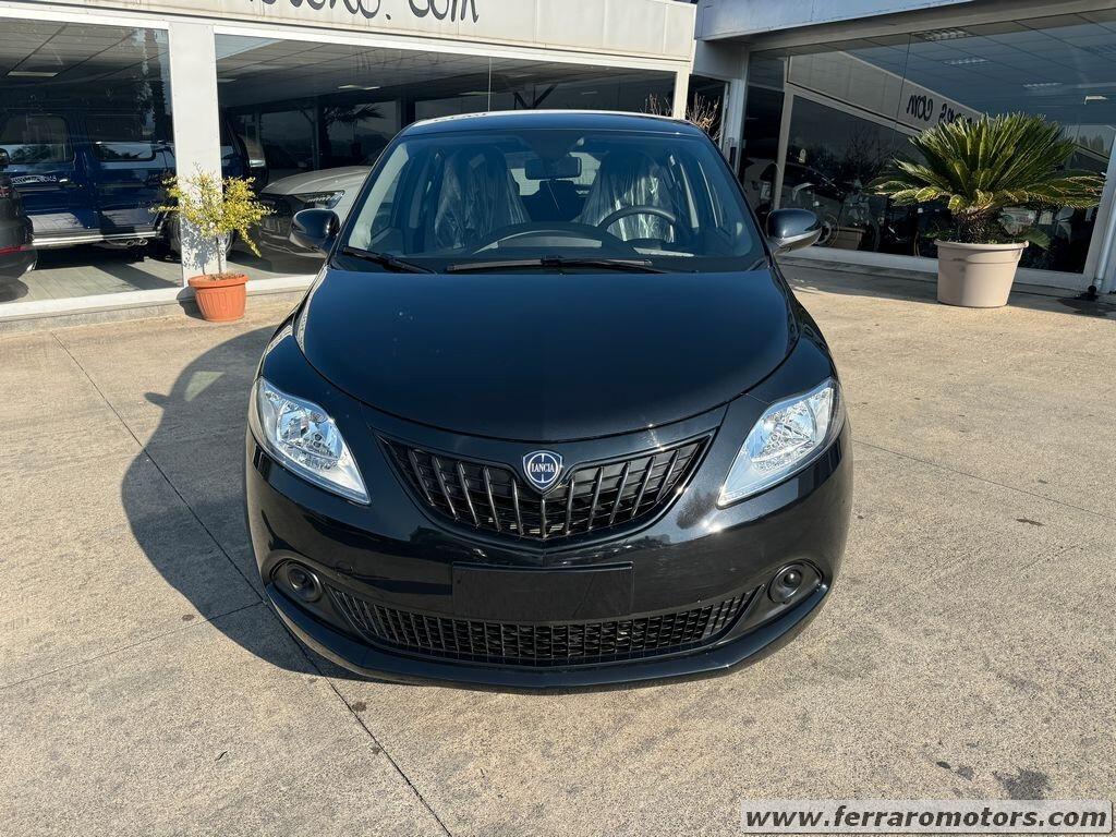 Lancia Ypsilon 1.0 Hybrid Silver NOLEGGIO RENT TO BUY