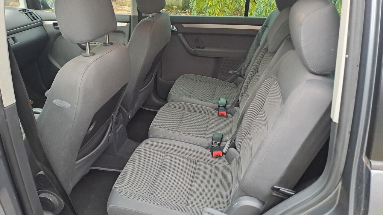 Volkswagen Touran 2.0 TDI Cambio AUTOMATICO