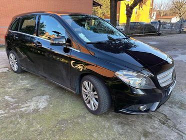 MERCEDES-BENZ B 180 CDI Premium