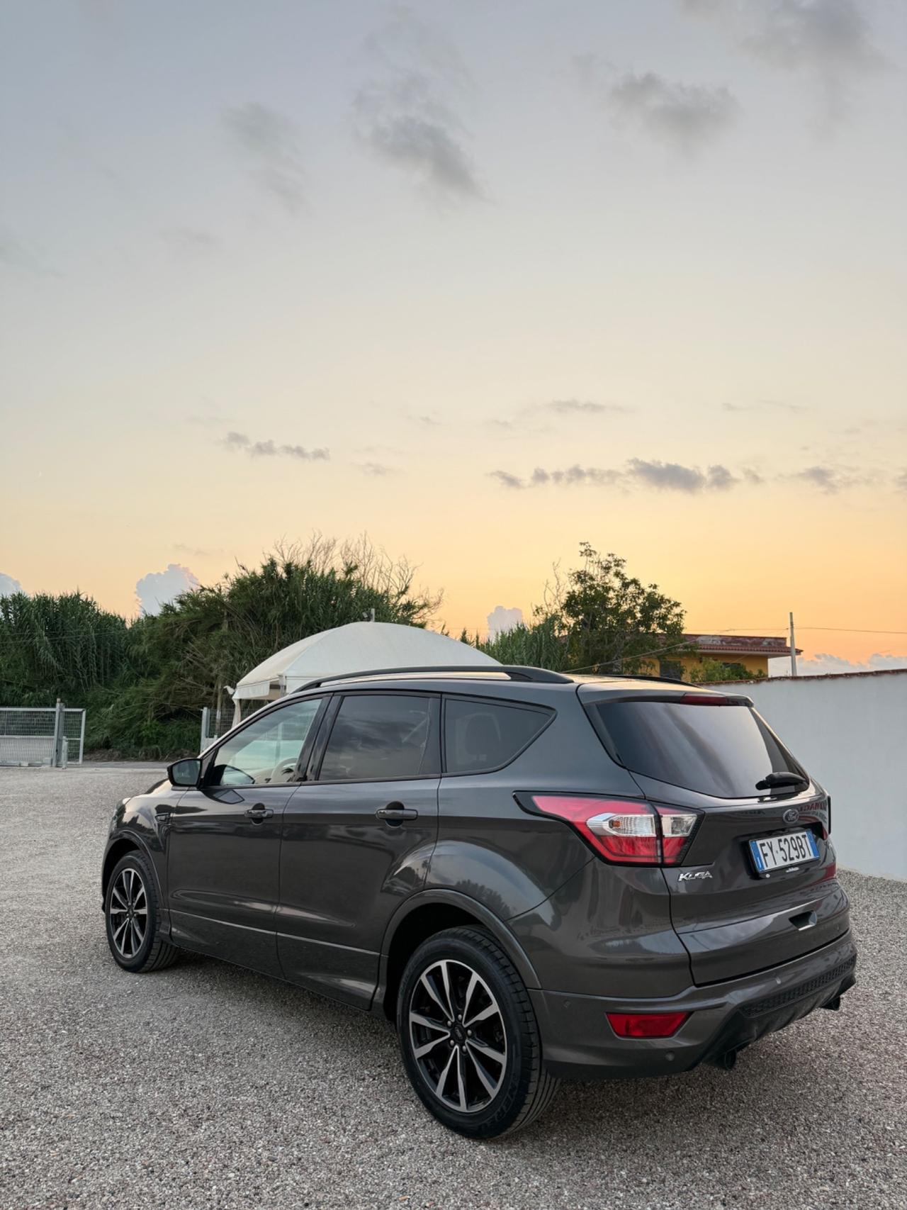 Ford Kuga 2.0 TDCI 150 CV S&S 4WD Powershift ST-Line