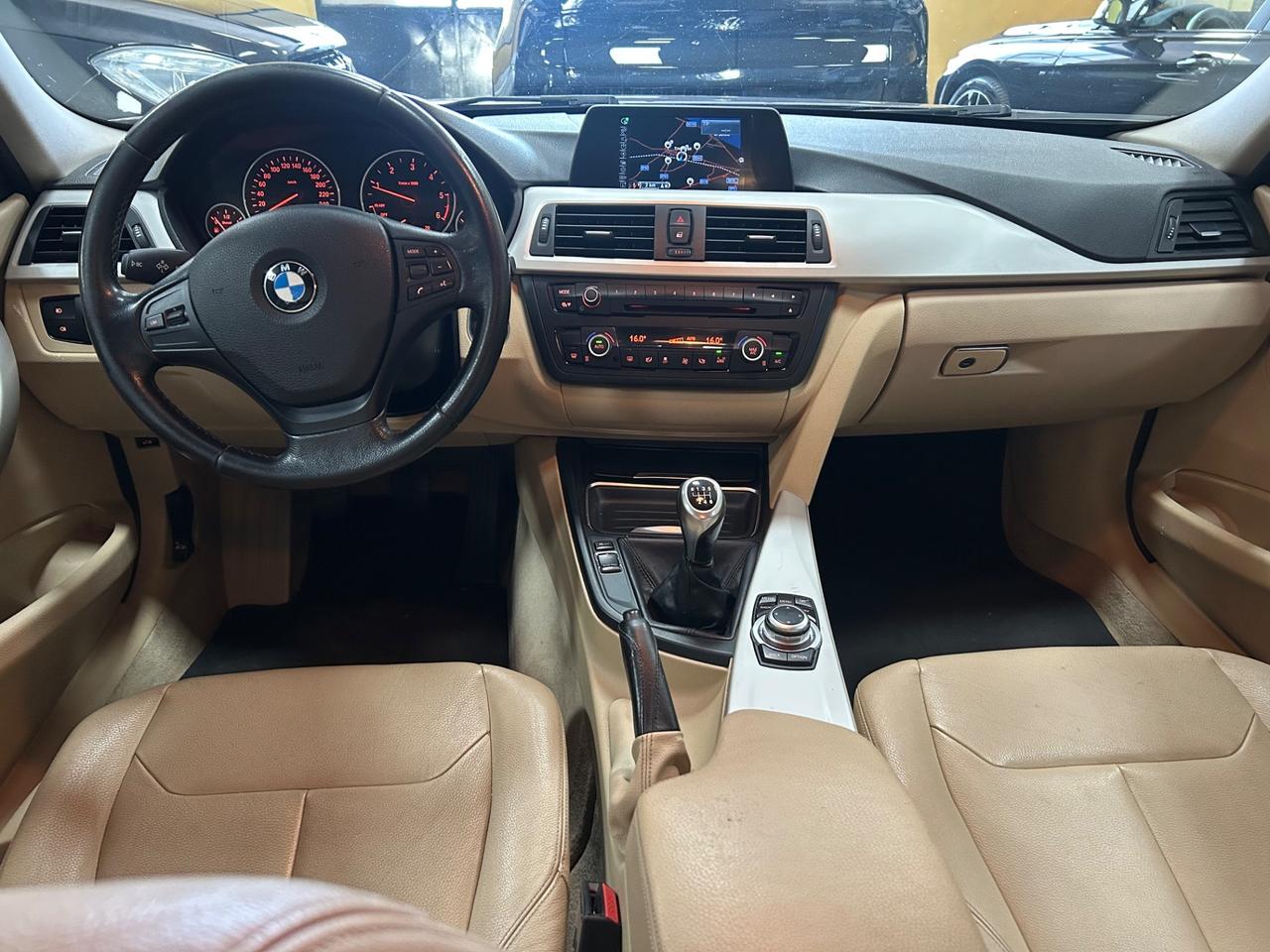 BMW 318d Touring 143 cv “PELLE/NAVI/SENSORI”-2015
