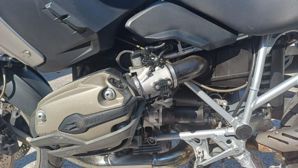 Bmw R 1200 GS 2 BORSE ORIGINALI SCARICO AKRAPOVIC GOMME NUOVE APPENA TAGLIANDATA