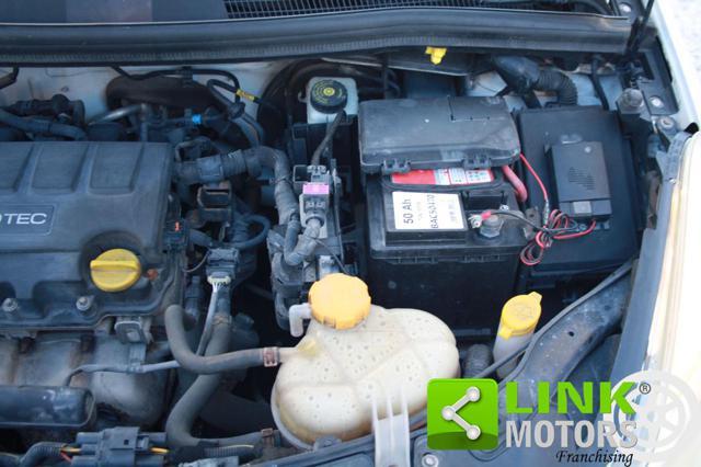 OPEL Corsa 1.2 3 porte b-color NEOPATENTATI