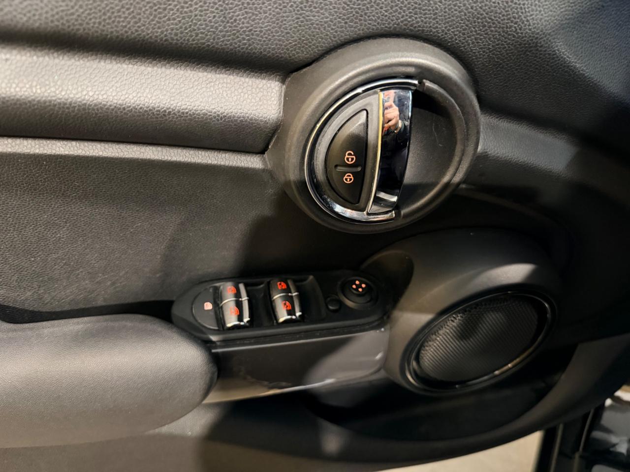 Mini 1.5 Cooper D 5 porte