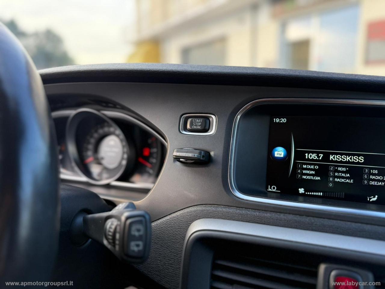VOLVO V40 D2 Momentum
