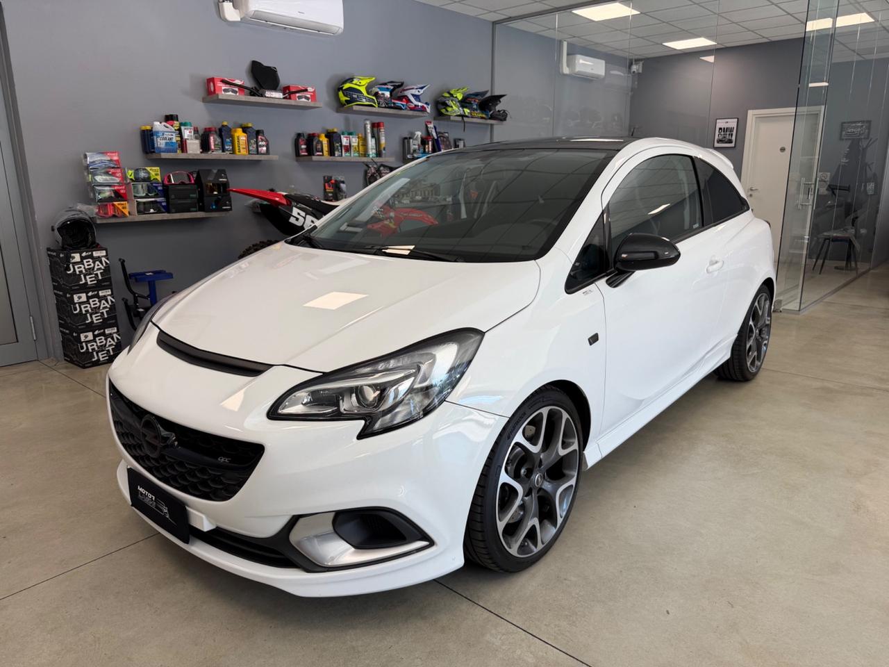 Opel Corsa 1.6 Turbo Coupé OPC