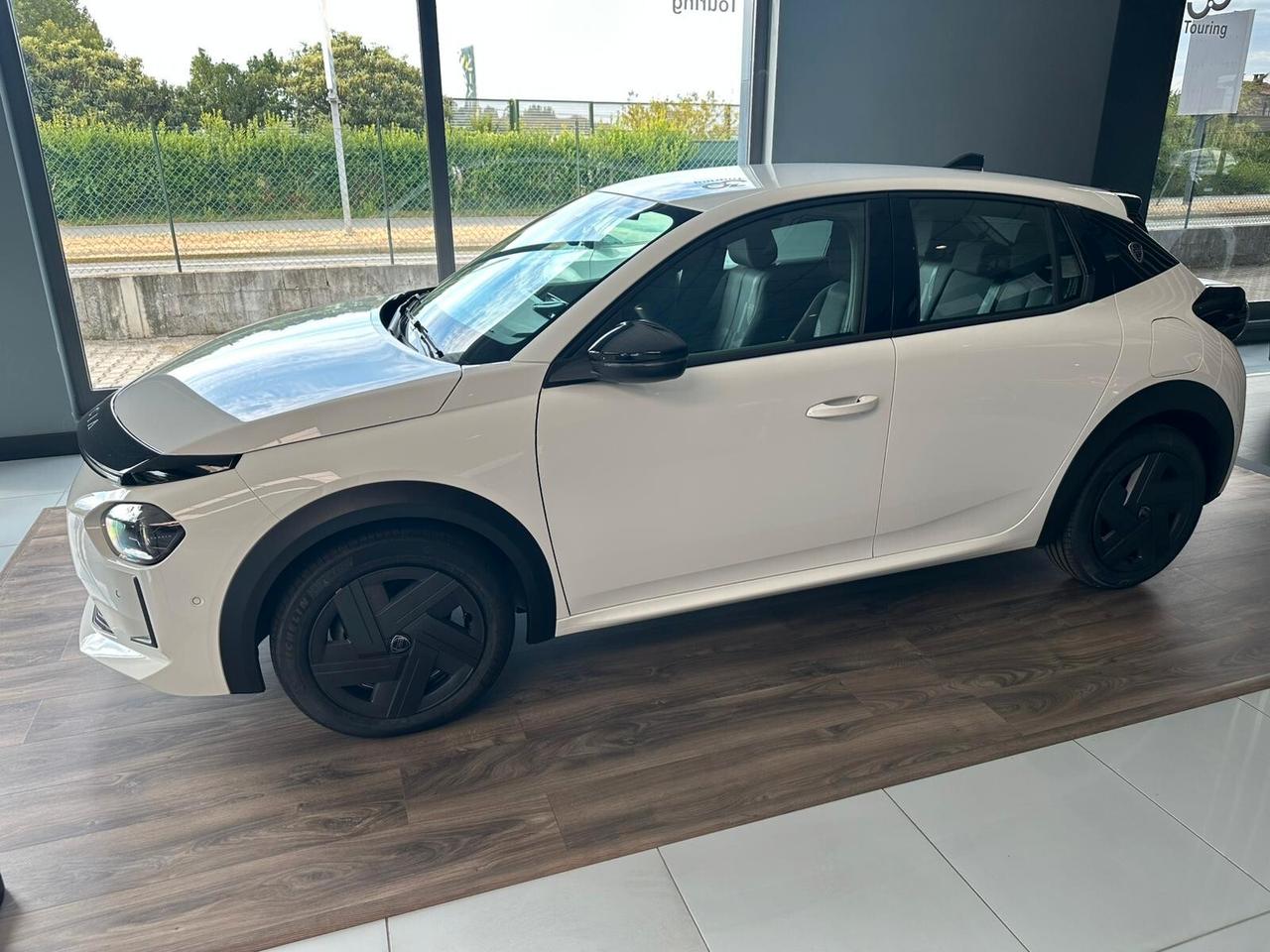 Lancia Ypsilon Hybrid e-DCT