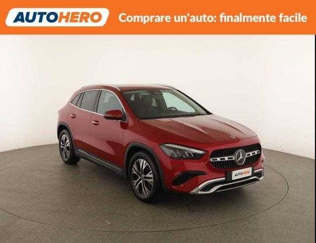 MERCEDES-BENZ GLA 180 Automatic Progressive Advanced