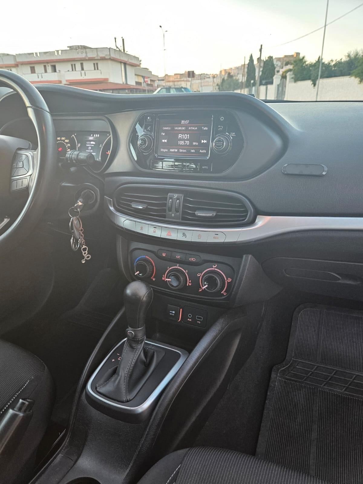 Fiat Tipo 5P SW 1.6 mtj 120cv AUTOMATICA NAVI