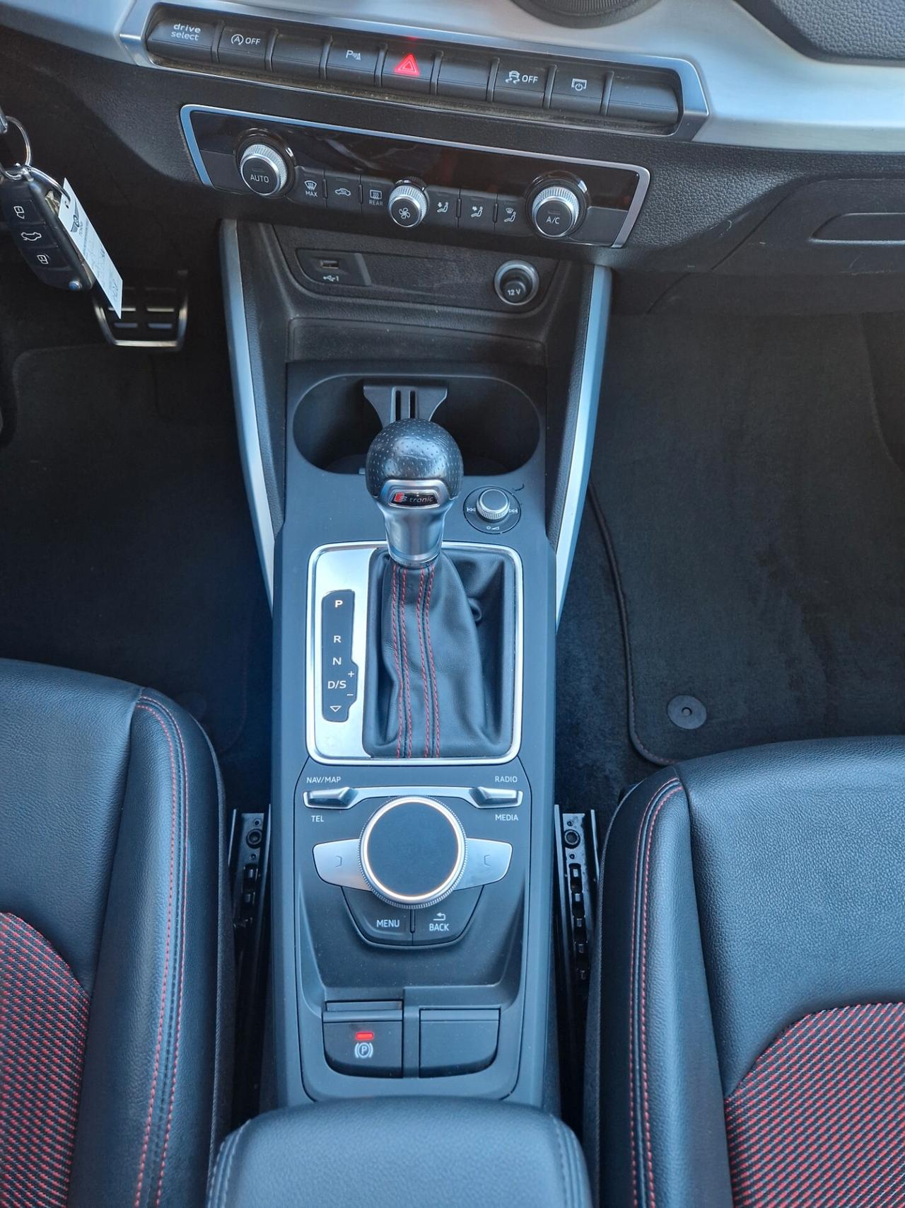 Audi Q2 35 TFSI S tronic Identity Black