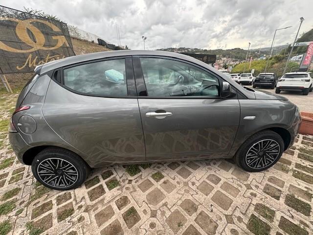 Lancia Ypsilon 1.0cc 70cv Hybrid ORO Km 0 Italiana