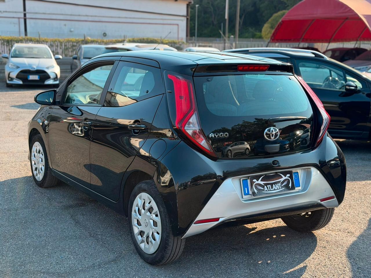 Toyota Aygo Connect 1.0 VVT-i 72 CV 5 porte x-clusiv