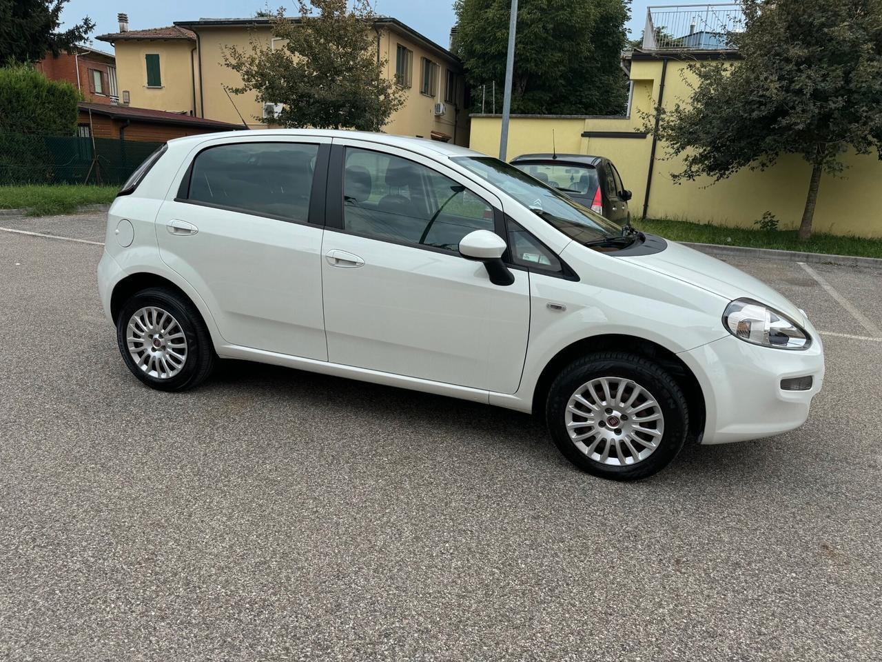 Fiat Punto Evo 1.4 METANO - NEOPATENTATI - 12 MESI DI GAR. -