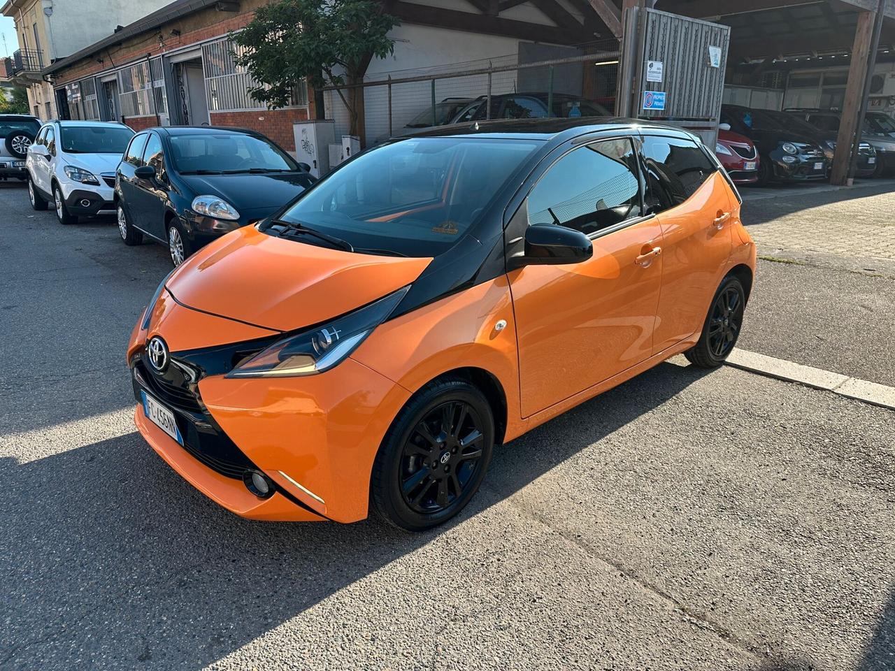 Toyota Aygo 1.0 VVT-i 69 CV 5 porte x-cool