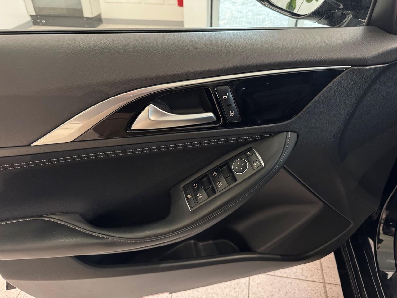 INFINITI Q30 1.6t Business 122cv - PREZZO REALE!