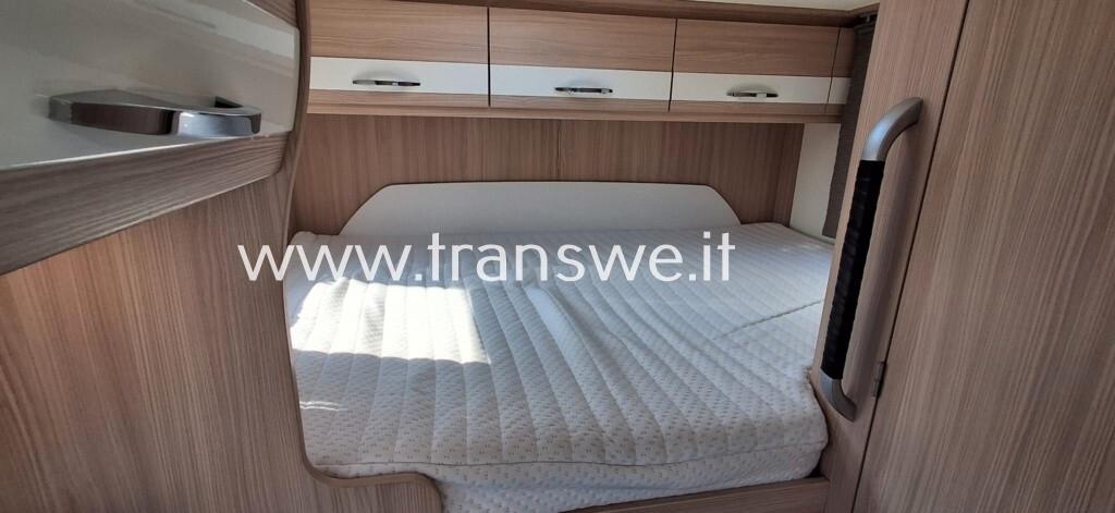 Bürstner Travel Van 590 letto matrimoniale posteriore